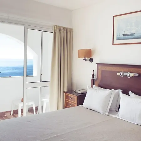 Do Cerro Hotel 4*