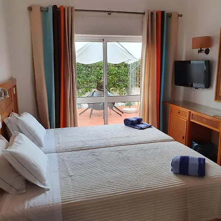 Do Cerro Hotel