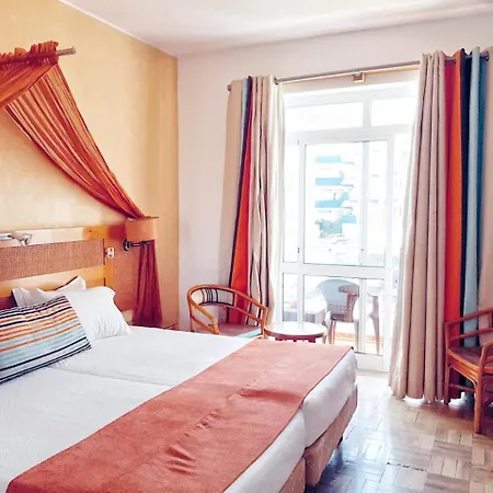 Do Cerro Hotel 4*