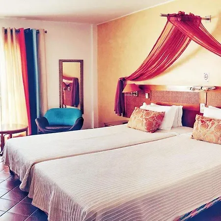 Do Cerro Hotel 4*